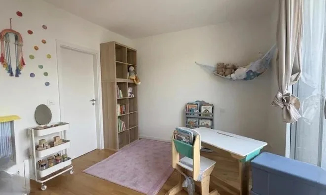 Недвижимость Apartment 4 rooms: 8