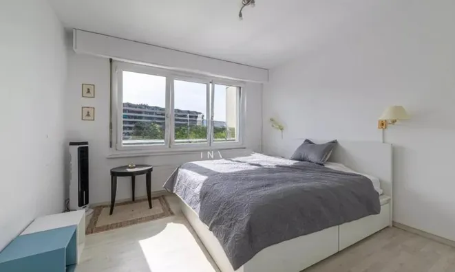Недвижимость Apartment 3 rooms: 8