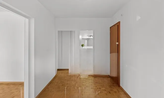 Недвижимость Apartment 6 rooms: 4