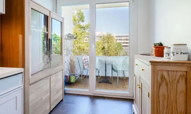 Недвижимость Apartment 5 rooms: 6