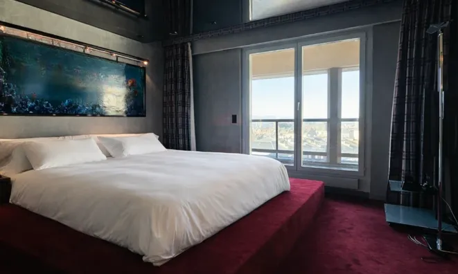 Недвижимость Apartment 5 rooms: 6