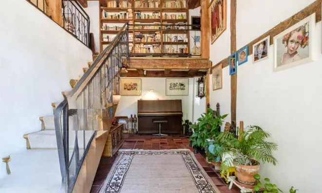 Недвижимость Row house 8.5 rooms: 2