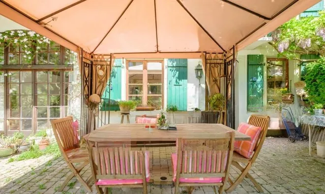 Недвижимость Row house 8.5 rooms: 7