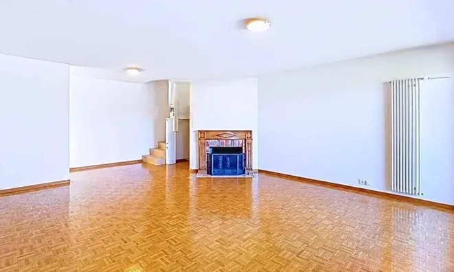 Недвижимость Apartment 4 rooms: 2