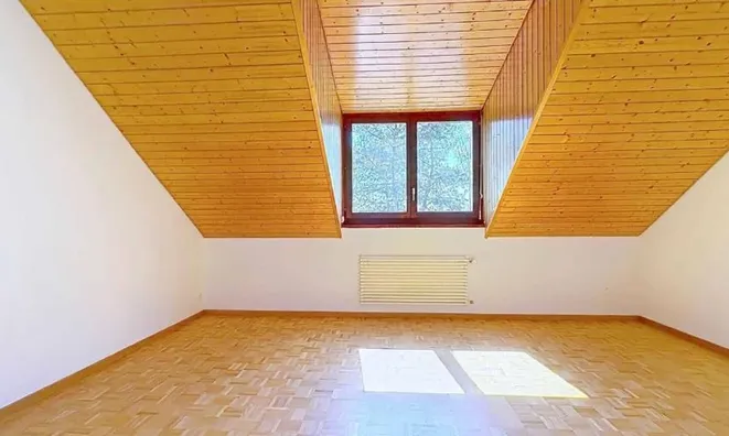 Недвижимость Apartment 4 rooms: 8