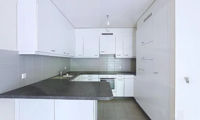 Недвижимость Apartment 5 rooms: 3