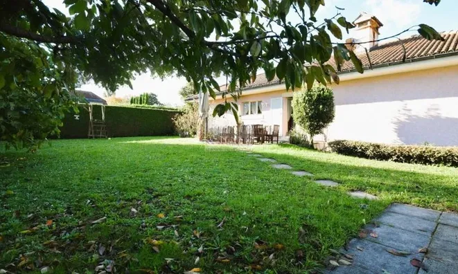 Недвижимость Single house 8 rooms: 6