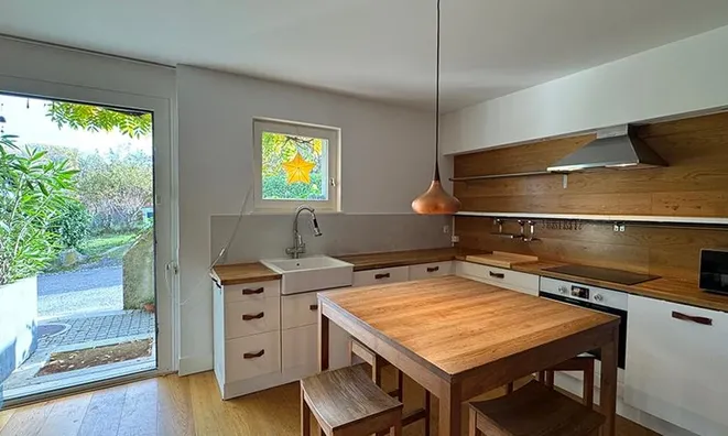 Недвижимость Bifamiliar house 6 rooms: 3