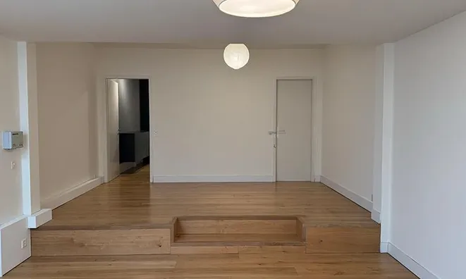 Недвижимость Bifamiliar house 6 rooms: 11