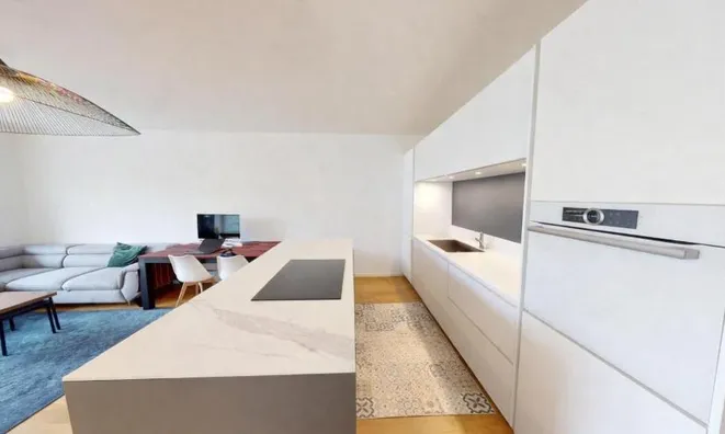 Недвижимость Apartment 4 rooms: 2