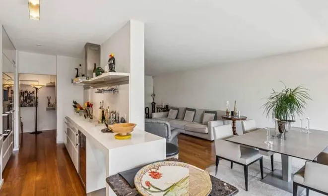 Недвижимость Apartment 5 rooms: 4