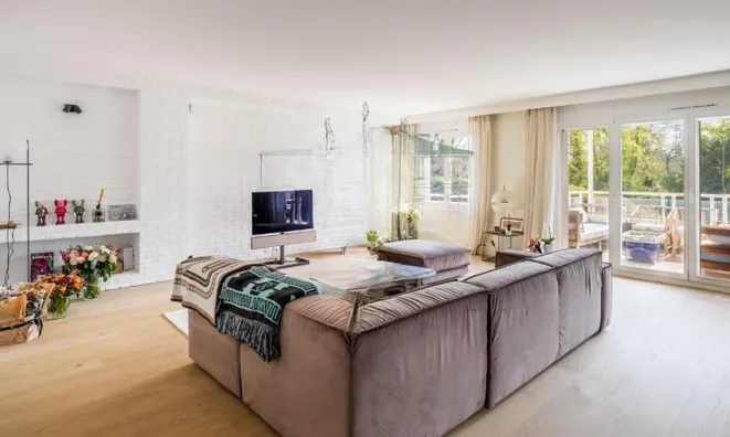Недвижимость Apartment 6 rooms: 3