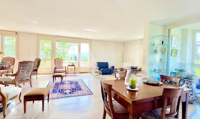 Недвижимость Apartment 6 rooms: 2
