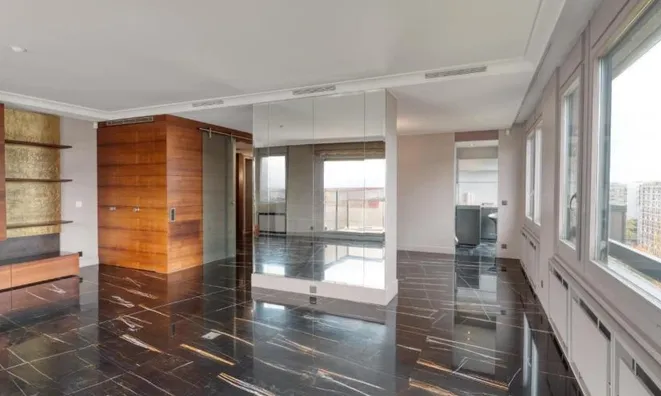 Недвижимость Apartment 5 rooms: 3