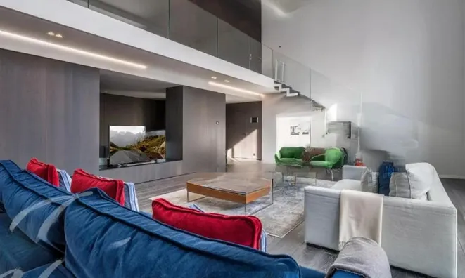 Недвижимость Apartment 6 rooms: 1
