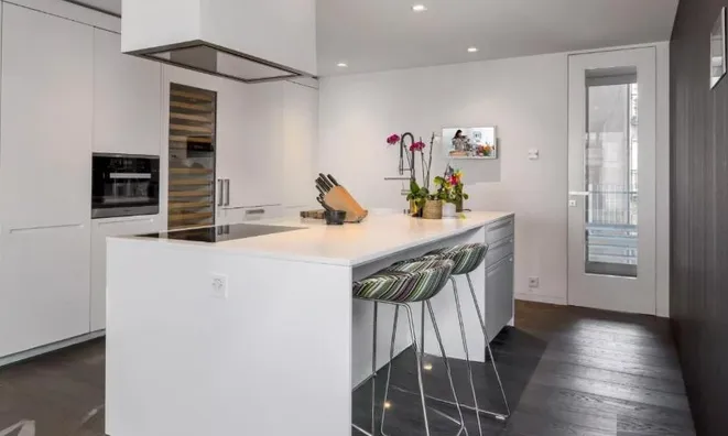 Недвижимость Apartment 6 rooms: 4