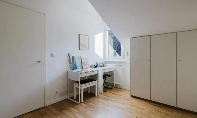 Недвижимость Apartment 5 rooms: 8