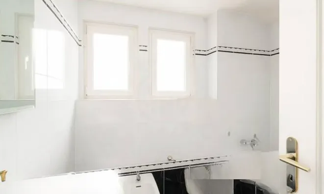 Недвижимость Single house 6 rooms: 10