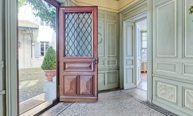 Недвижимость Single house 18 rooms: 6