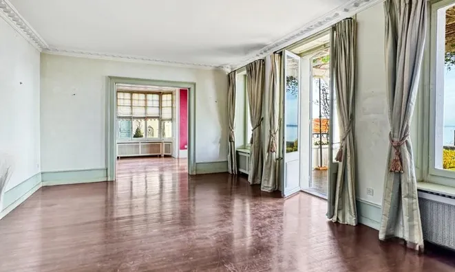 Недвижимость Single house 18 rooms: 8