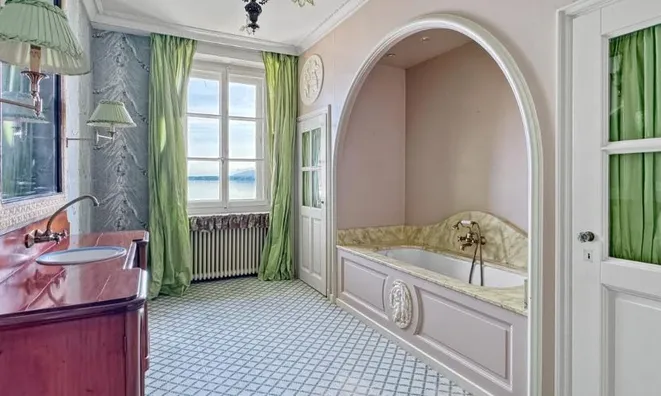 Недвижимость Single house 18 rooms: 11