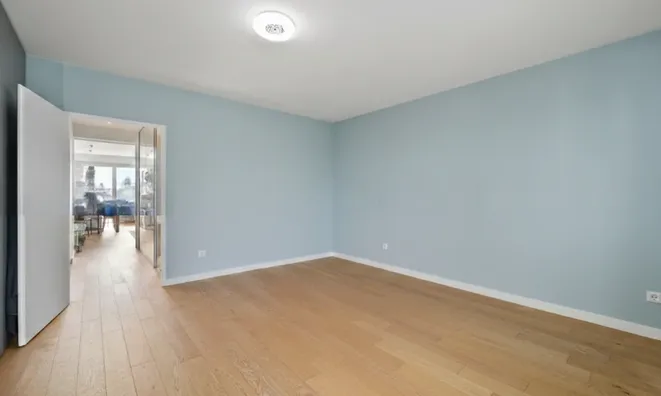 Недвижимость Apartment 3 rooms: 5