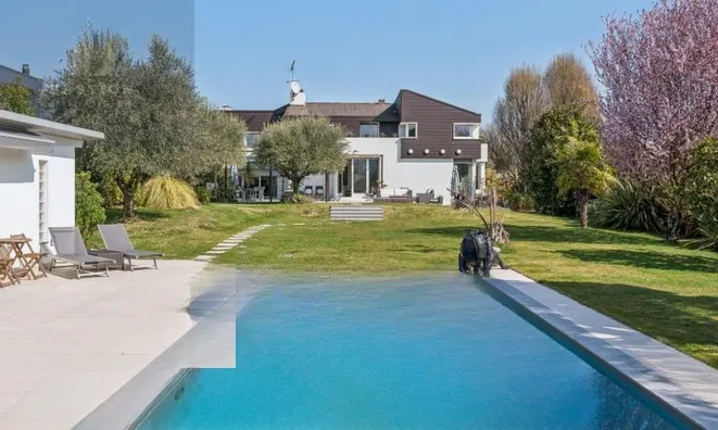 Недвижимость Bifamiliar house 8 rooms: 1