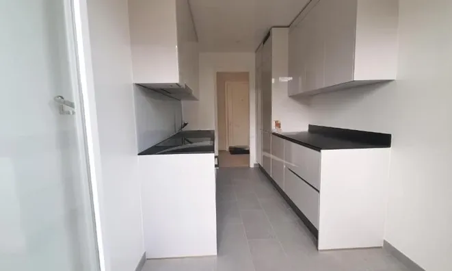 Недвижимость Apartment 4 rooms: 1