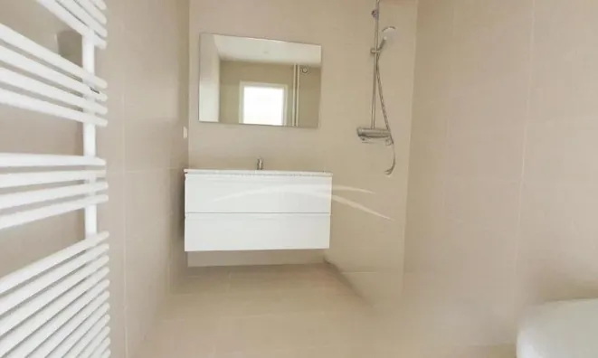 Недвижимость Apartment 4 rooms: 6