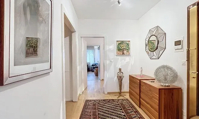 Недвижимость Apartment 5 rooms: 3