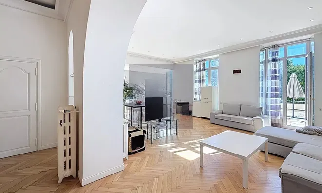 Недвижимость House Cannes République: 2