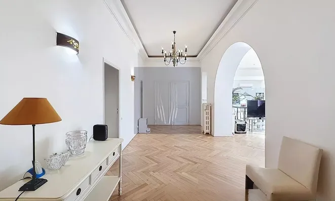 Недвижимость House Cannes République: 16