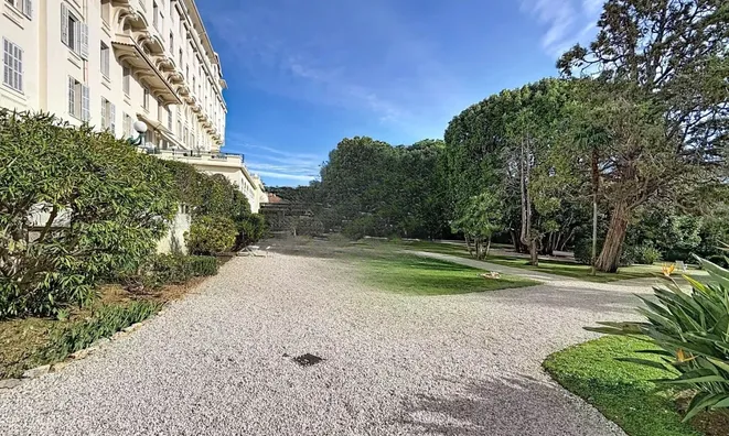Недвижимость House Cannes République: 23