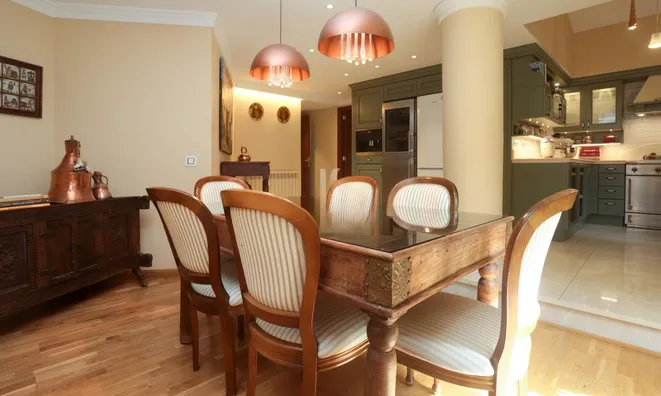 Недвижимость Chalet for sale in Andorra la Vella, 5 bedrooms: 5