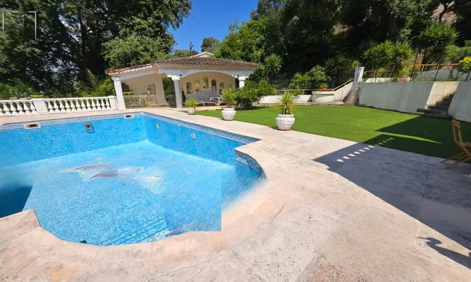 Недвижимость Villa La Maure: 1