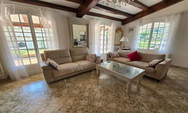 Недвижимость Villa La Maure: 3