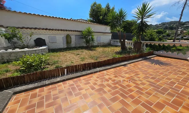 Недвижимость Villa La Maure: 4