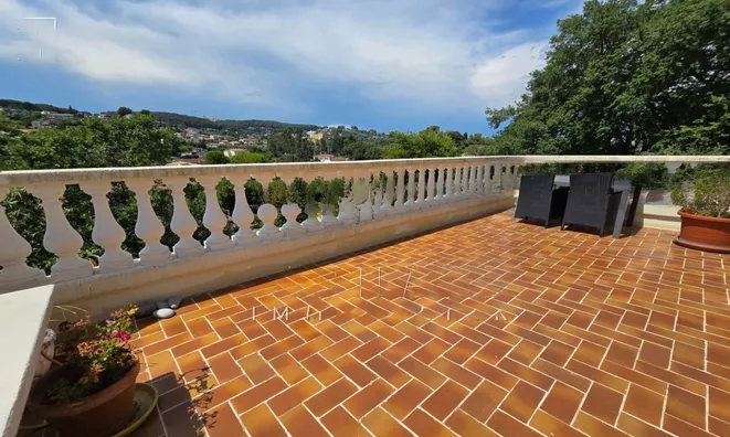 Недвижимость Villa La Maure: 8