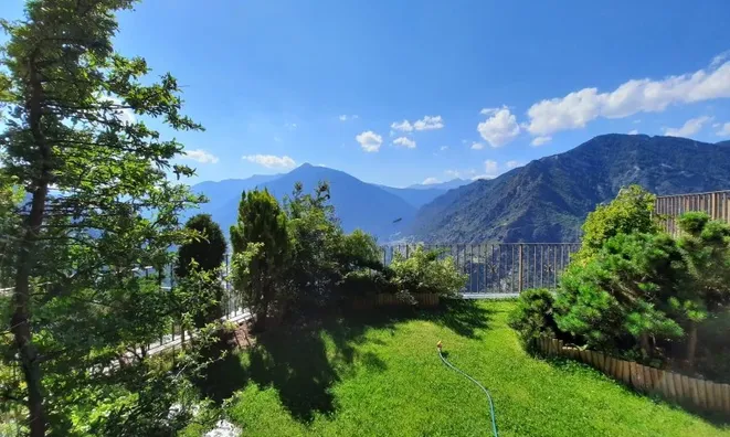 Недвижимость 4-bedroom house with garden, garage and lift in prime Andorra location: 1