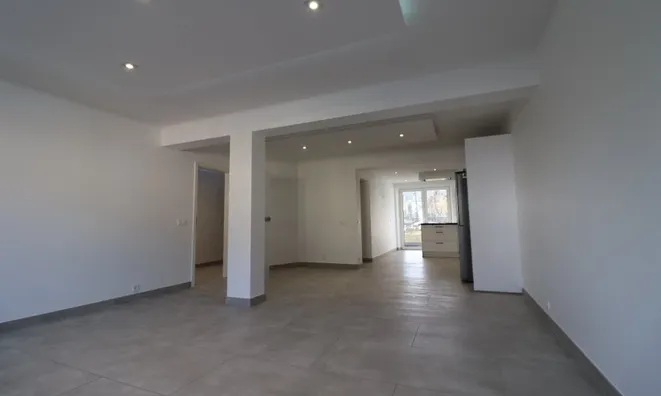 Недвижимость Apartment 2 bedrooms for sale in Niederkorn: 2