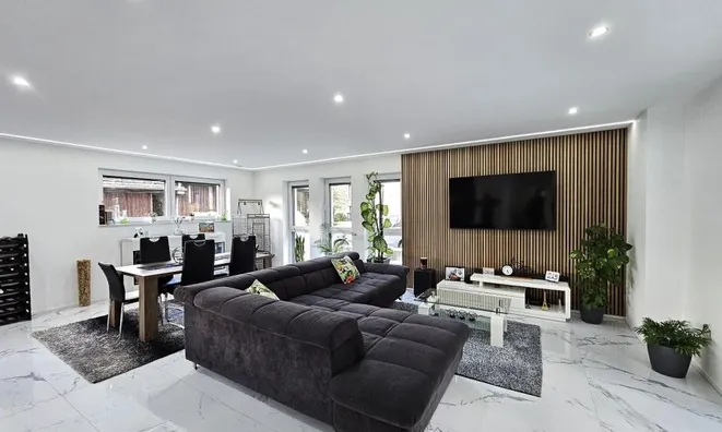 Недвижимость House 5 bedrooms for sale in Michelau: 1