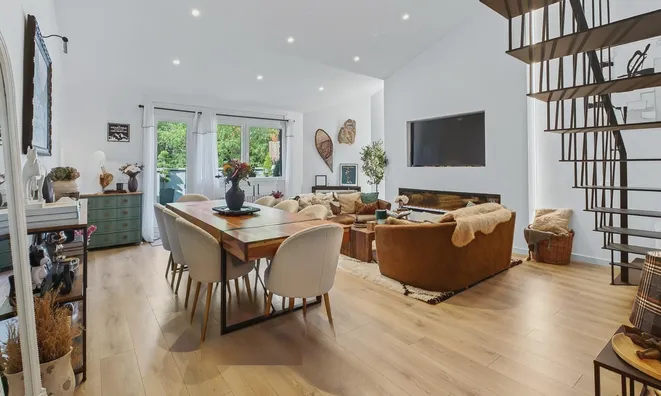 Недвижимость Duplex penthouse for sale in central La Massana: 1