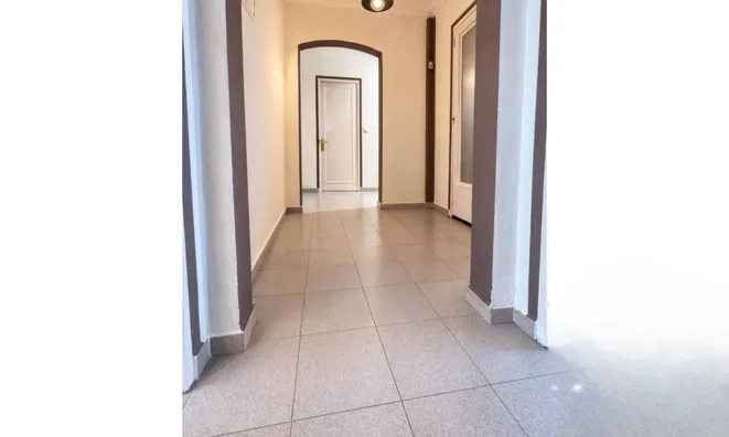 Недвижимость Bright spacious apartment for sale in Andorra la Vella, Centre area: 3