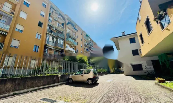 Недвижимость Квартира на улице Мандзони: 12