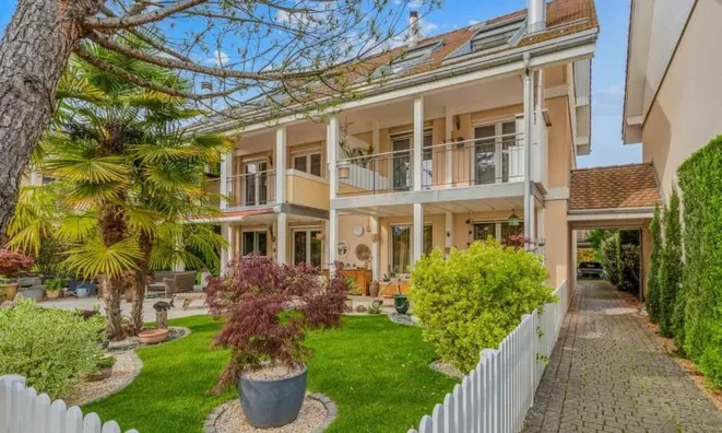 Недвижимость Attic flat 4.5 rooms: 1