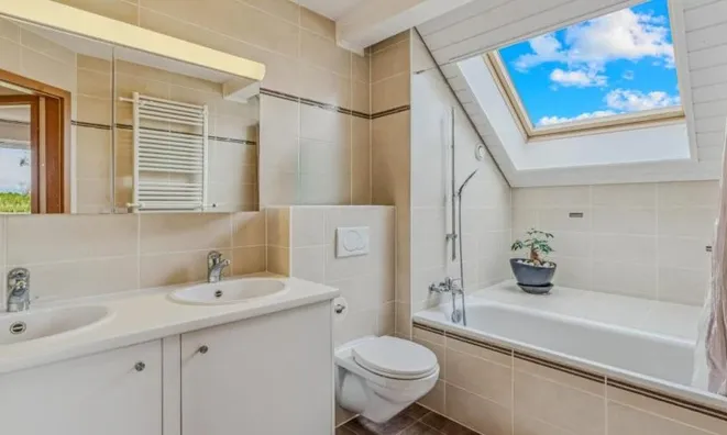 Недвижимость Attic flat 4.5 rooms: 10