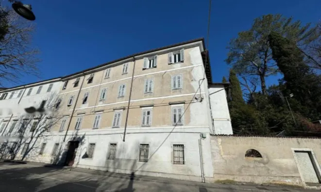 Недвижимость Квартира на улице Альвиано: 2