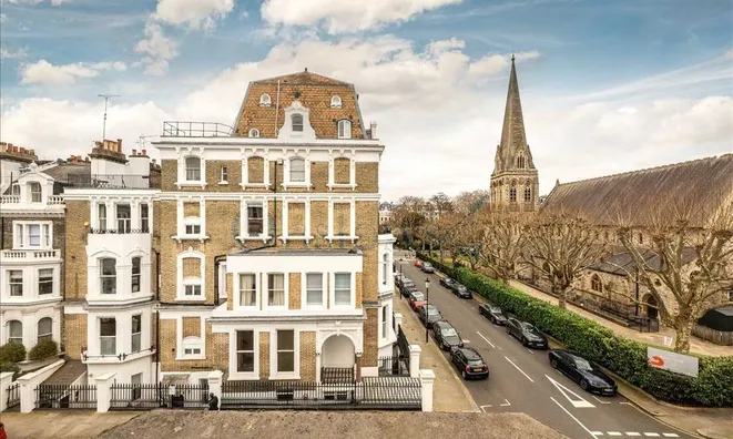 Недвижимость Redcliffe Square: 3
