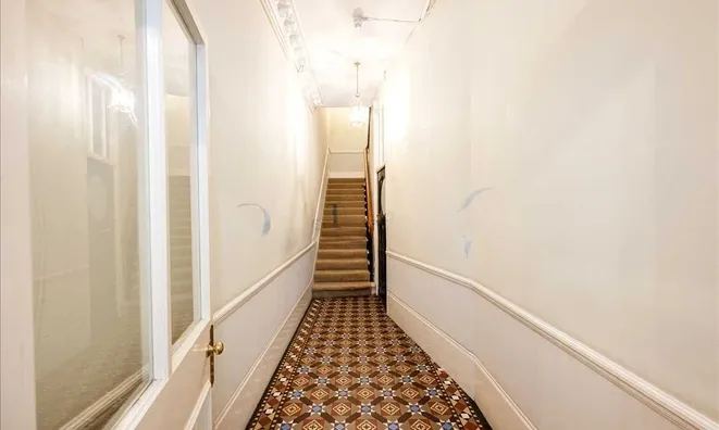 Недвижимость Redcliffe Square: 8