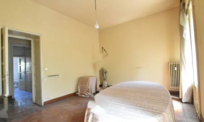 Недвижимость Четырехкомнатная на ул. Рома: 18